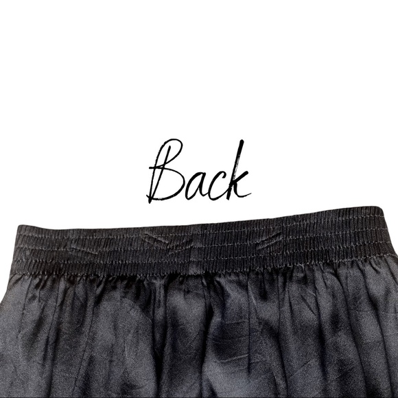 High Waist Pleated Skirt - Picture 3 of 6